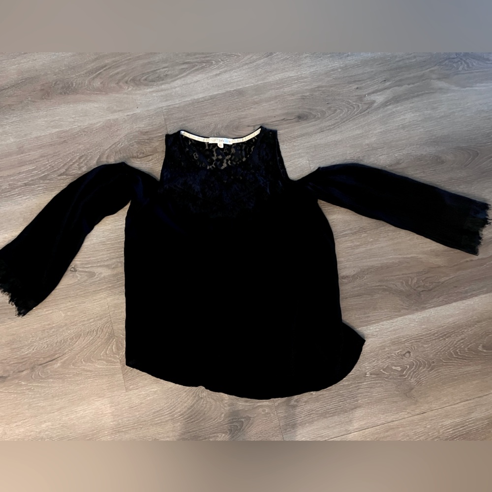 EUC Juniors Rewind Cold Shoulder top XL